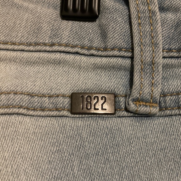 1822 Denim Women's Light Blue Cropped Jeans - Picture 7 of 10